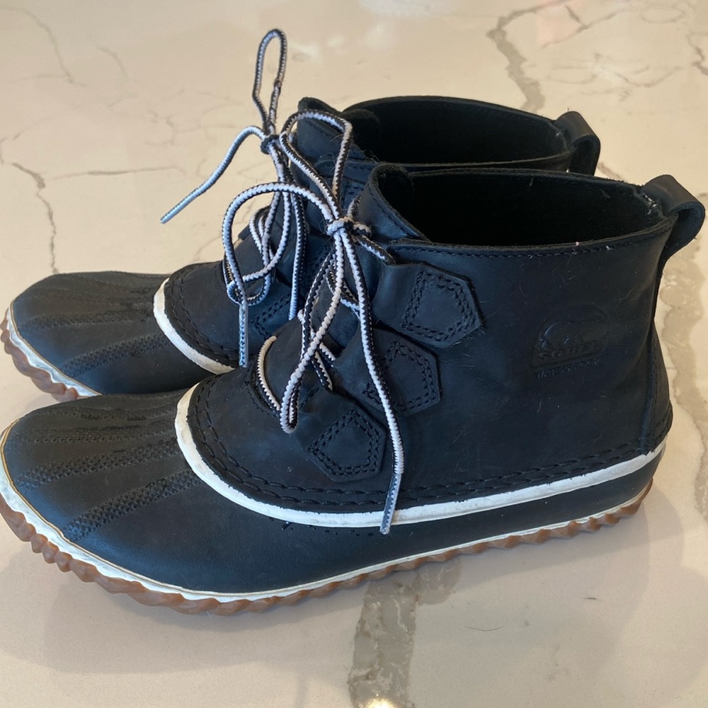 Sorel ankle out n about leather boot